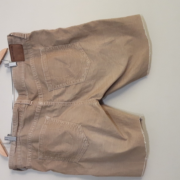 True Religion men's cordory short in size 44 - Picture 3 of 7